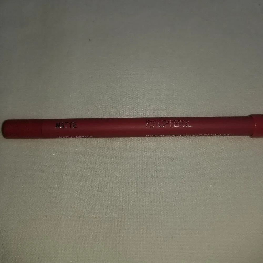 About-Face - Matte Fix Lip Pencil in Talking Backwards